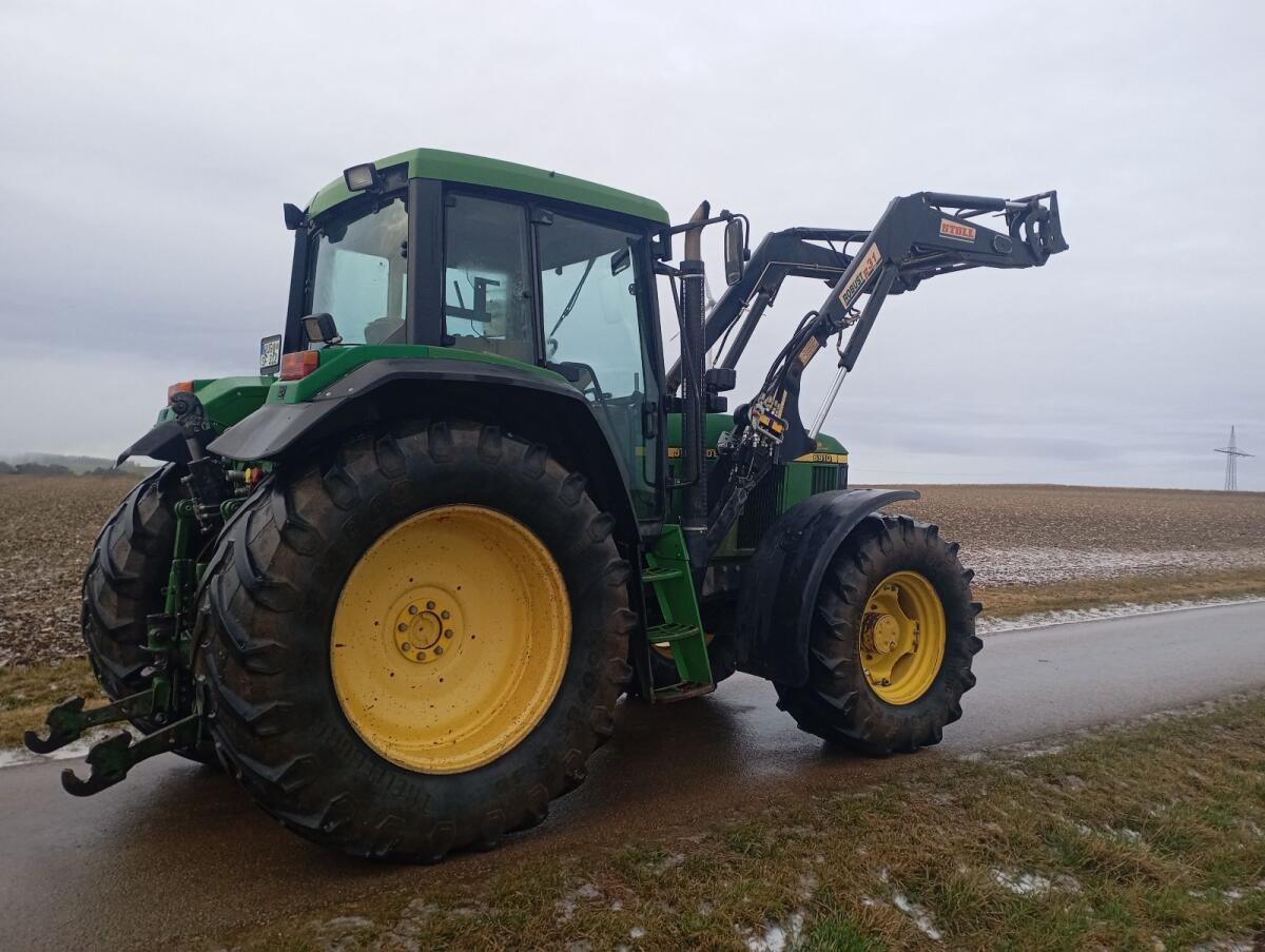 John Deere 6800 1