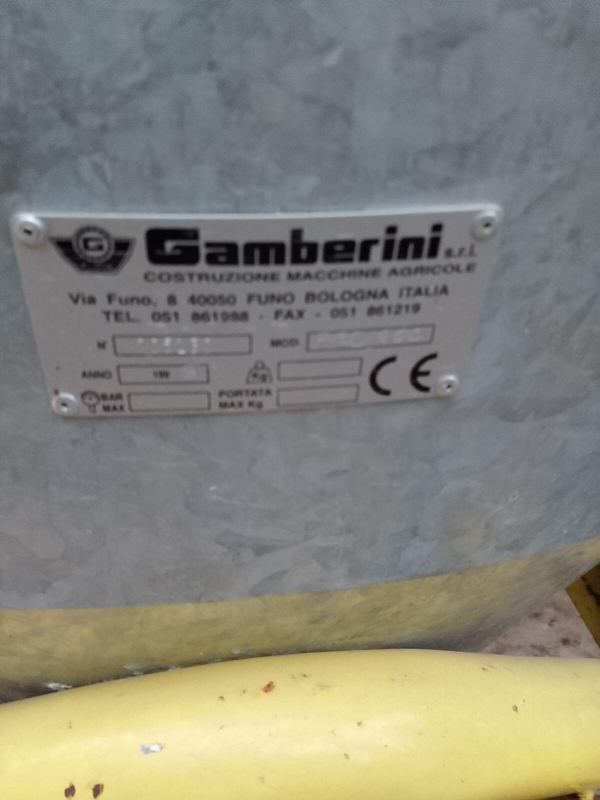 Verkaufe Gamberini Kunstdüngerstreuer mit Möscher 3