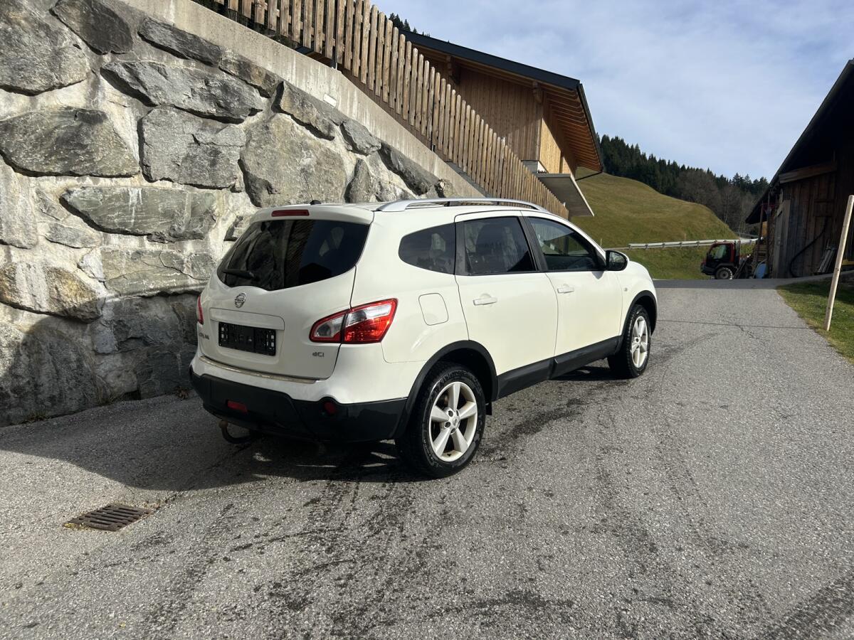 Nissan Qashqai +2 3
