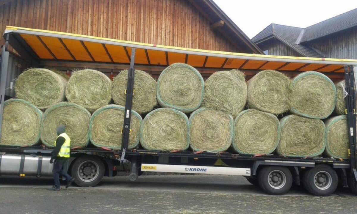 Kleinheuballen mit Warmluft belüftet 2