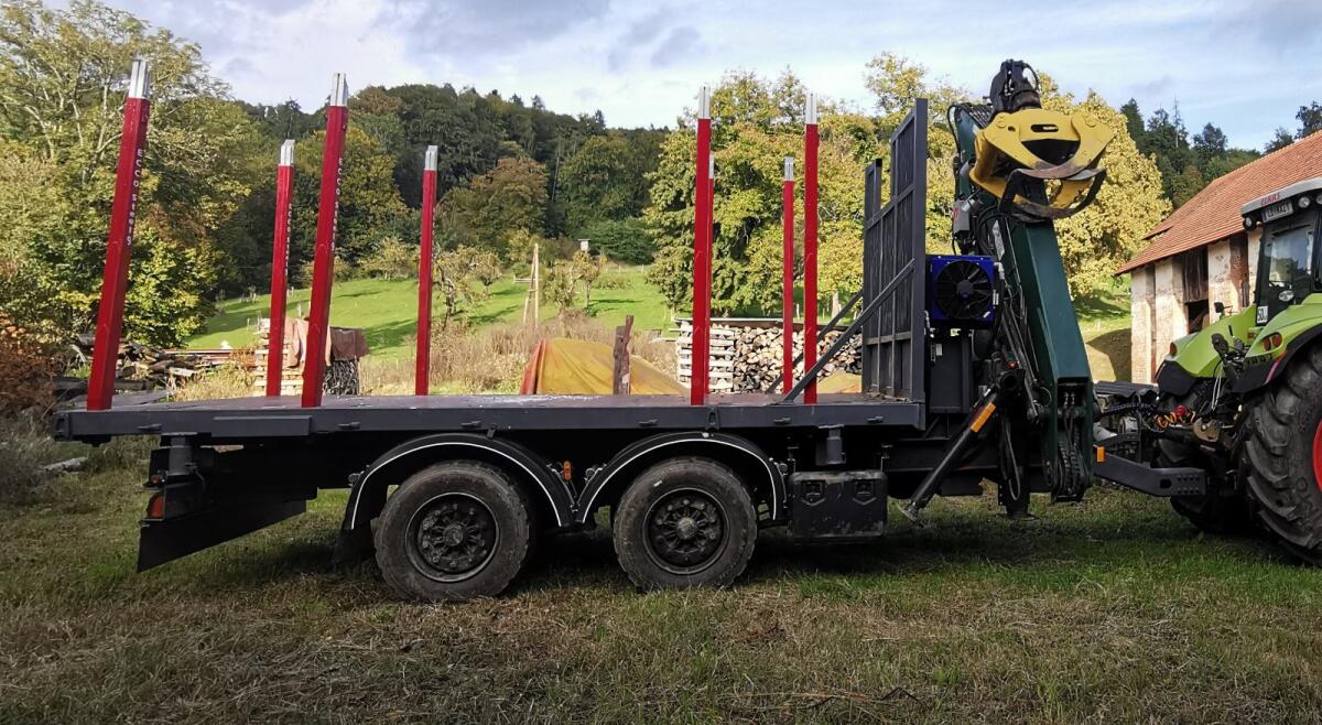 Krananhänger mit 3-Seitenkipper 3