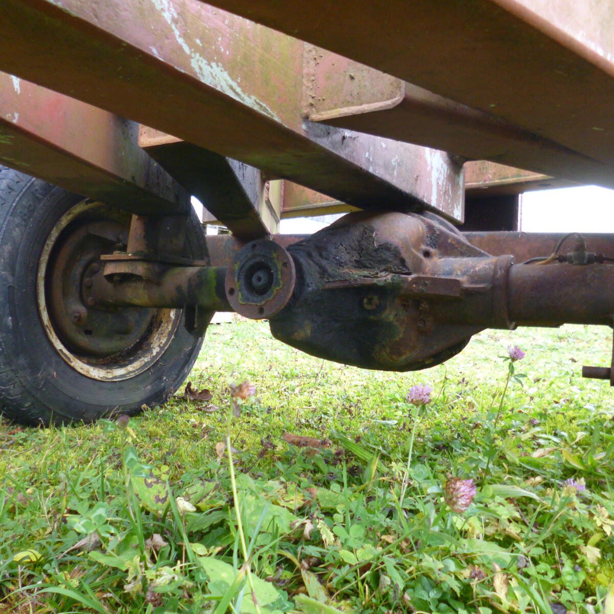 Anhänger Fahrgestell Triebachse 3