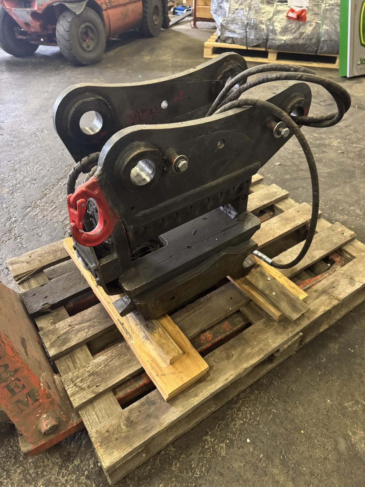 Powertilt 6-10 t mit Schnellwechsler hydr. 3