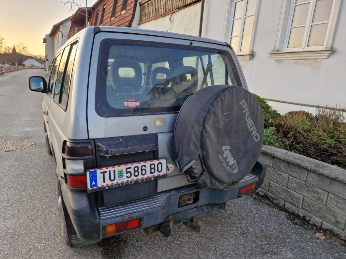 Mitsubishi Pajero 2,5 TD GLX 2