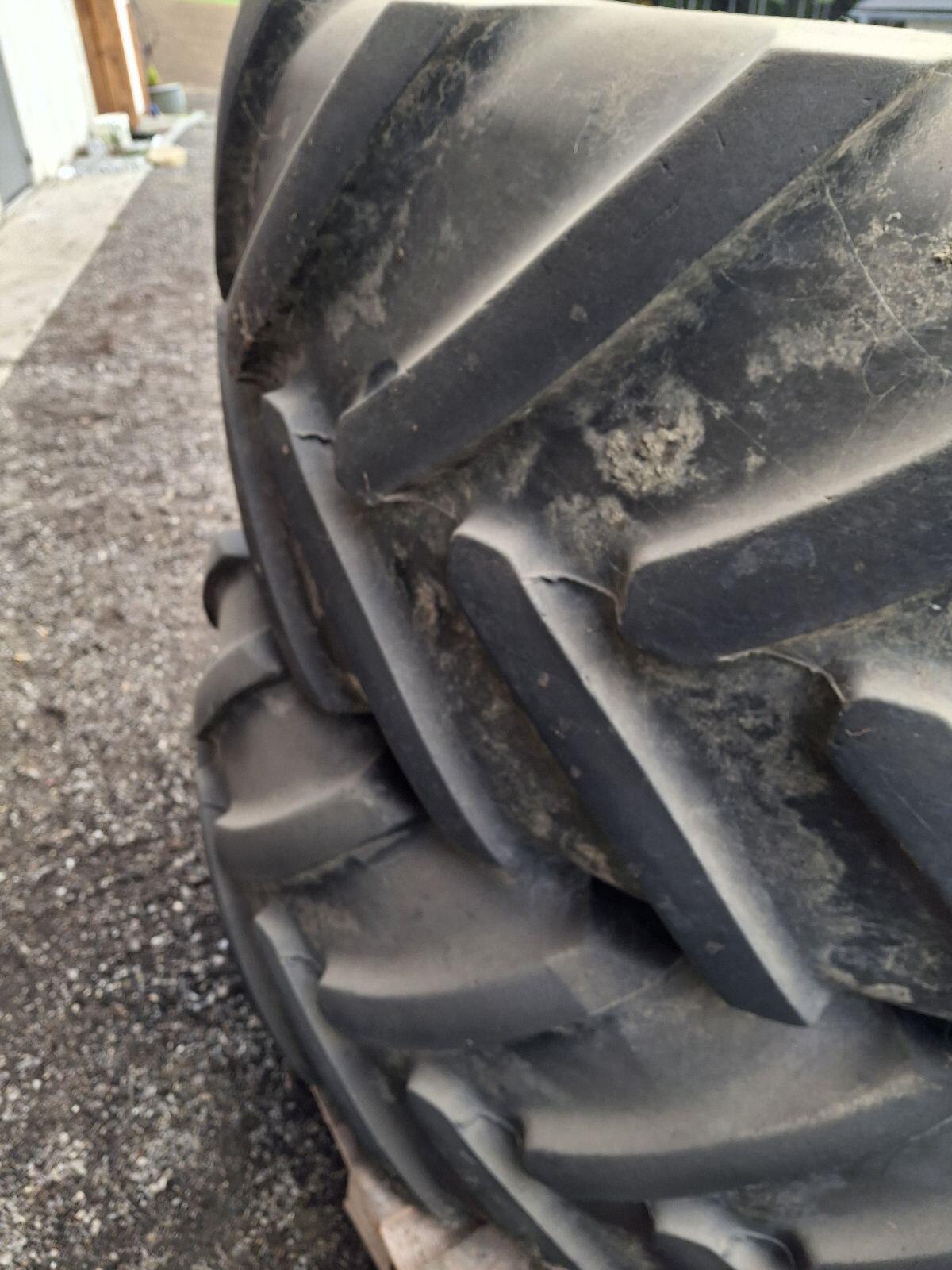 Reifen Michelin 540/65 R34 und 440/65 R24 3