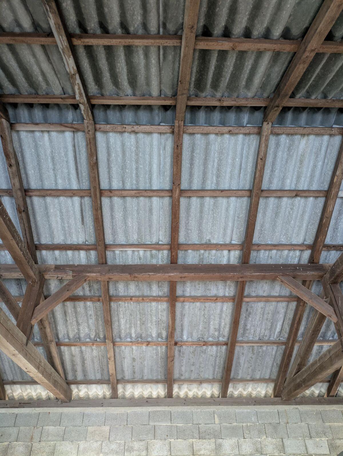 Welleternit ca. 240 m² 2