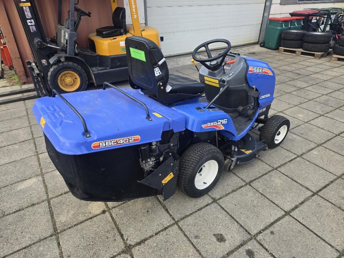 ISEKI Rasentraktor SXG 216, el. Korbentleerung 3