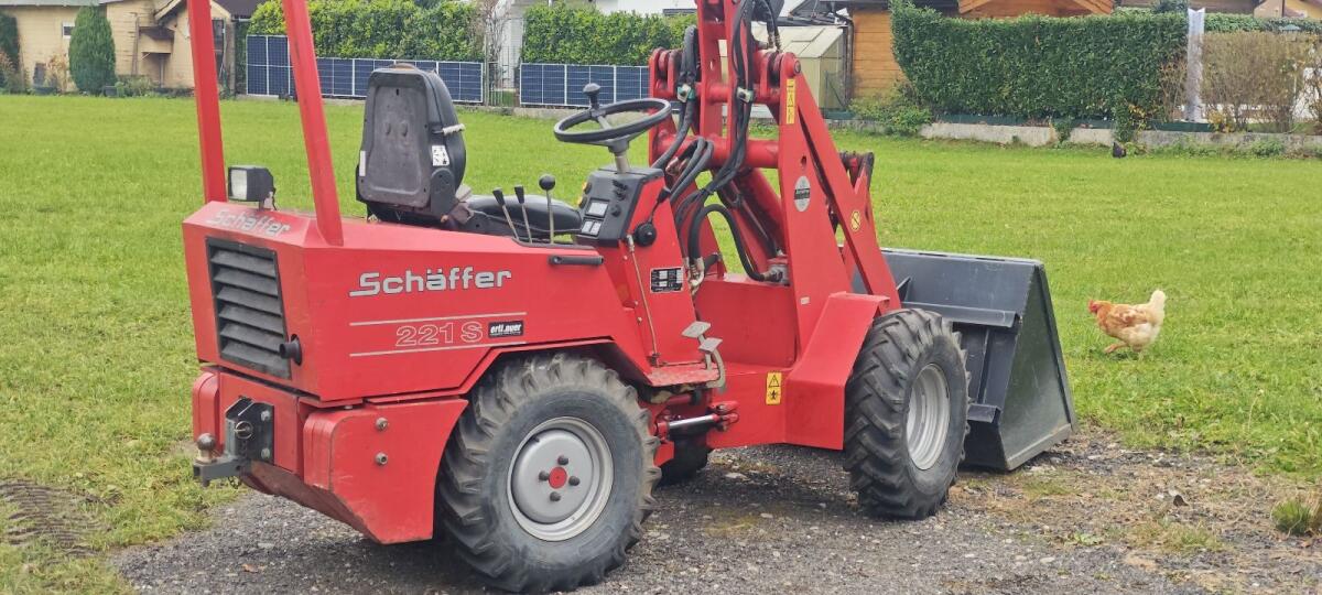 Hoflader Schäffer 221S, Bj. 2006, 1.867 Bstd., Radlader 1