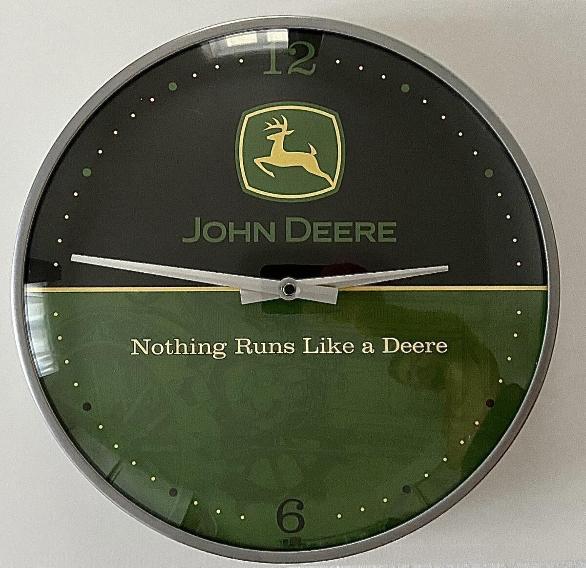 John Deere Wanduhr 31 cm 1