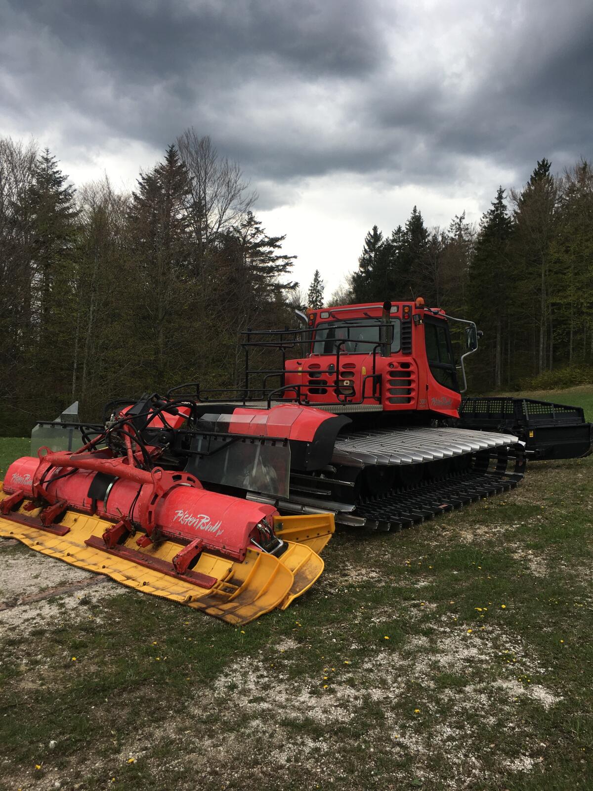PistenBully 300 Polar 1