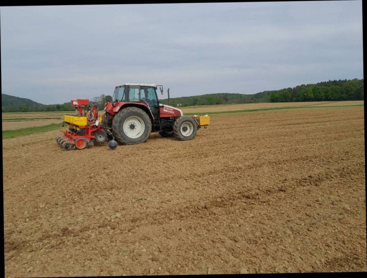 Pflegebereifung zu Steyr M9000 1