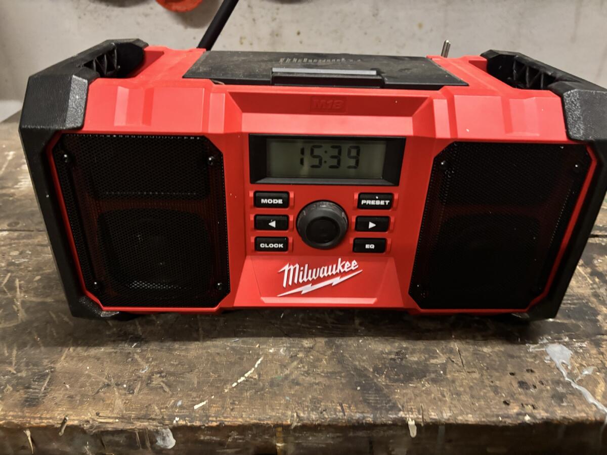 Verkaufe Milwaukee Akkuradio M18 JSR 1