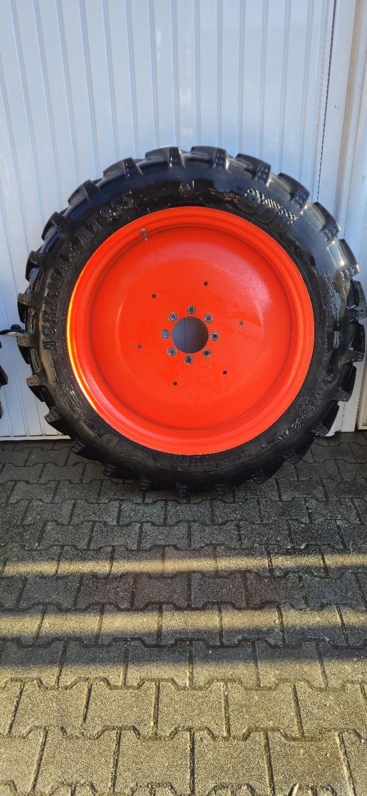 Pflegebereifung Claas Elios/Axos 3