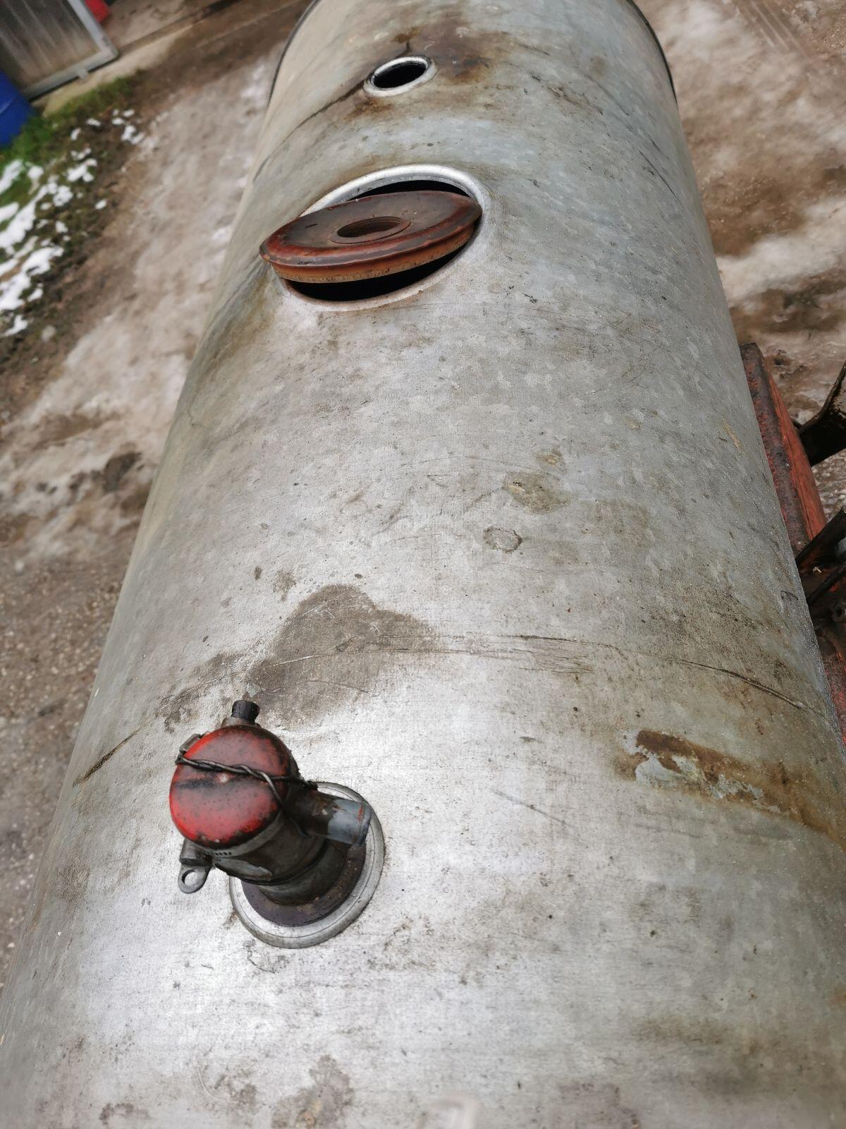 1.000 l Dieseltank 2