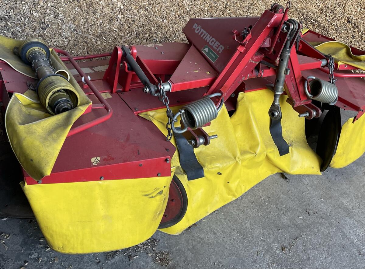 Frontmähwerk Pöttinger 2