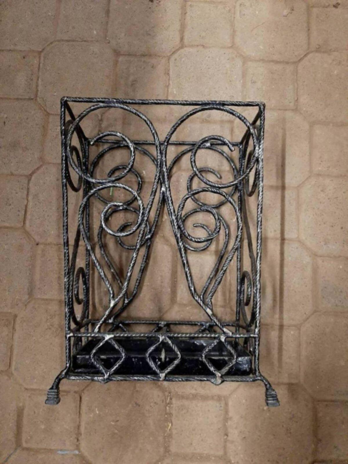 Schmiedeeiserner Schirmständer 1