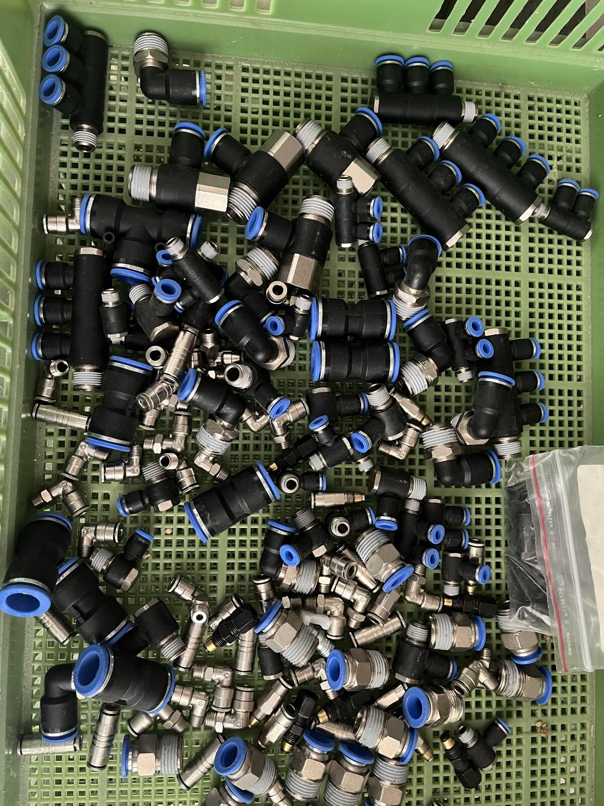 Div. Luftanschlüsse 1