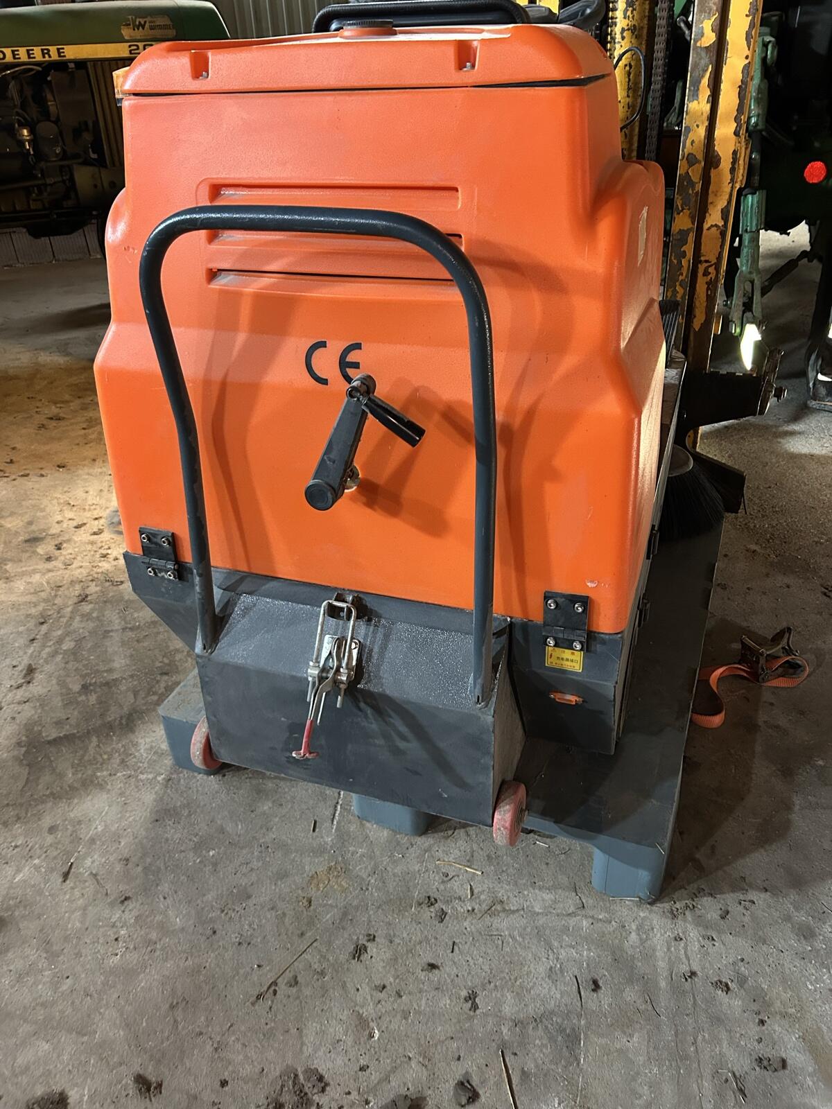 El. Kehrmaschine HT1260 2