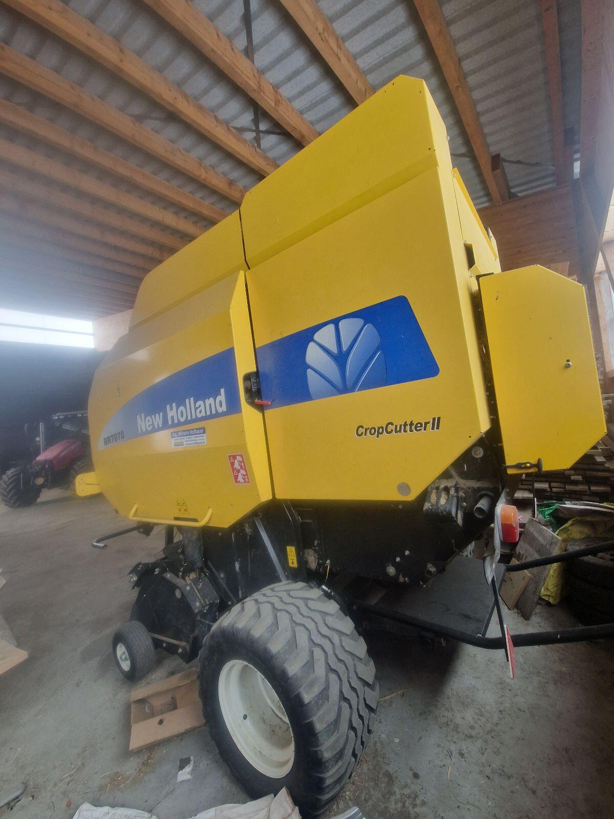 Rundballenpresse New Holland BR 7070 2