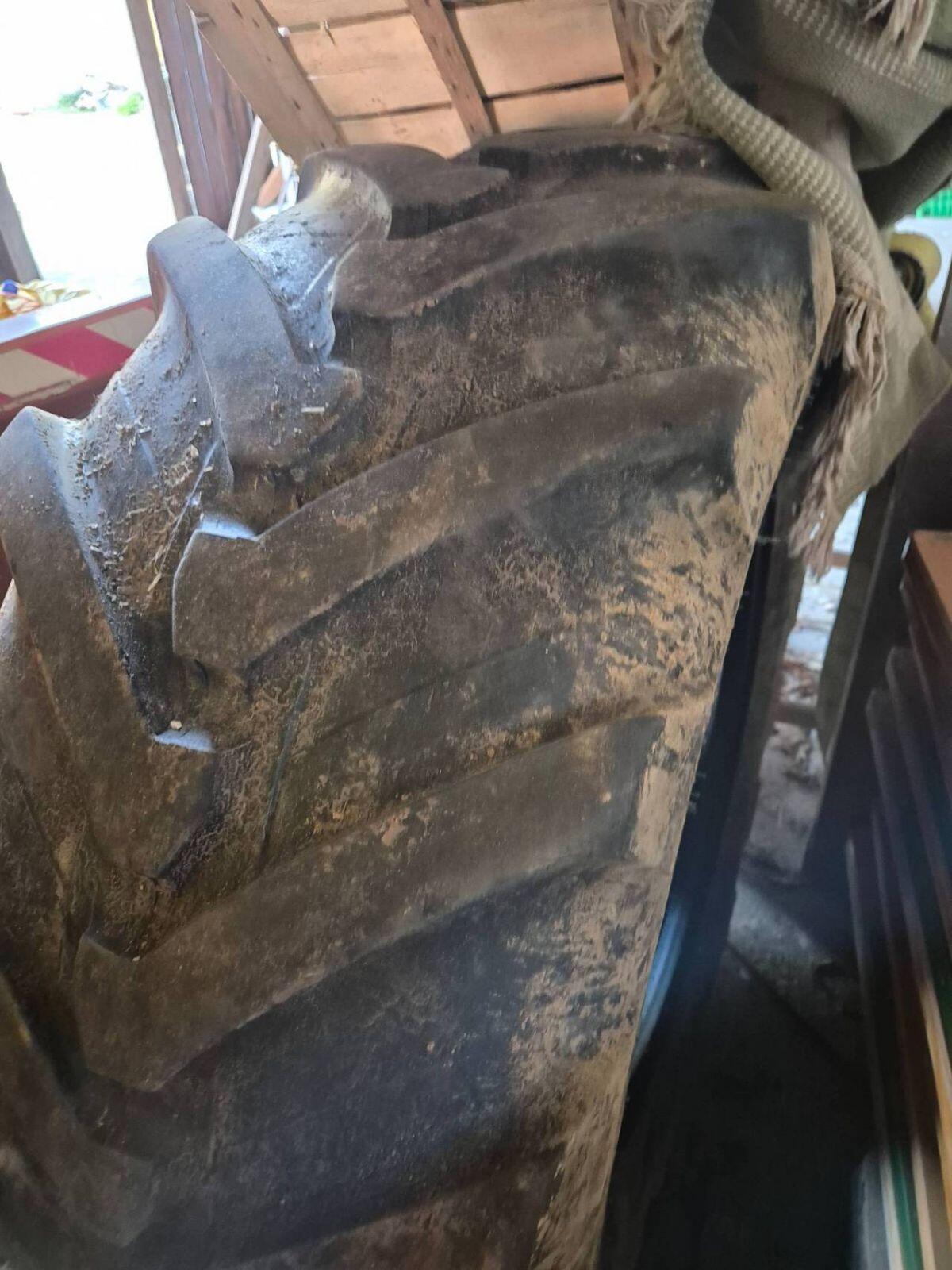 Reifen Merlo Teleskoplader 460/70R24 1