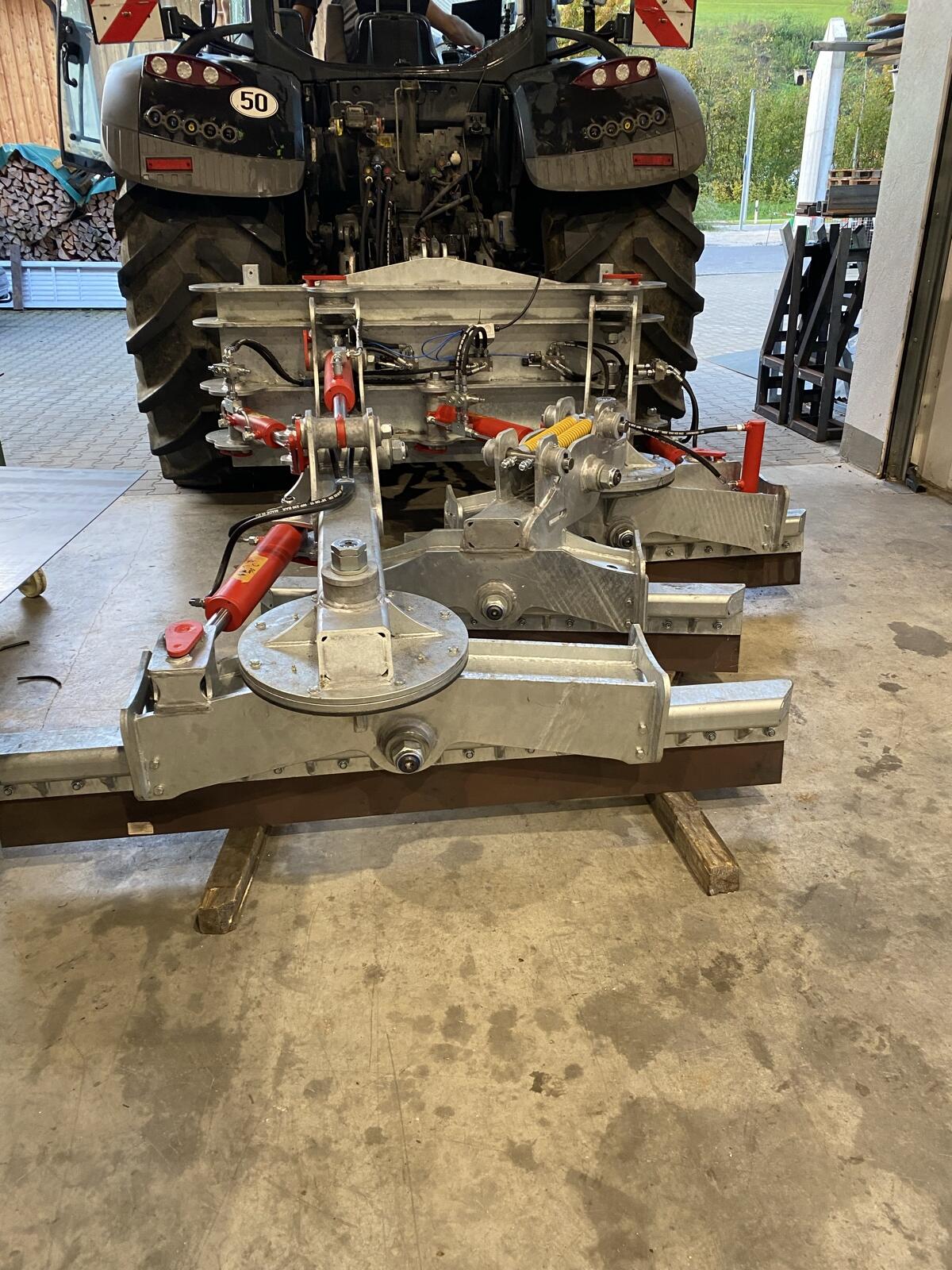 Wegepflegegerät für Forststraßen 1