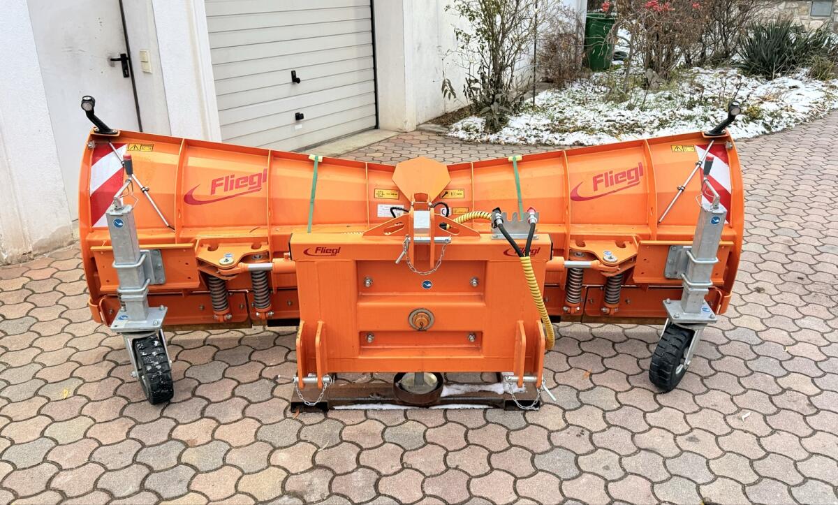 Fliegl Mammut Vario Schneepflug Schneeschild Hauer Hydrac 2