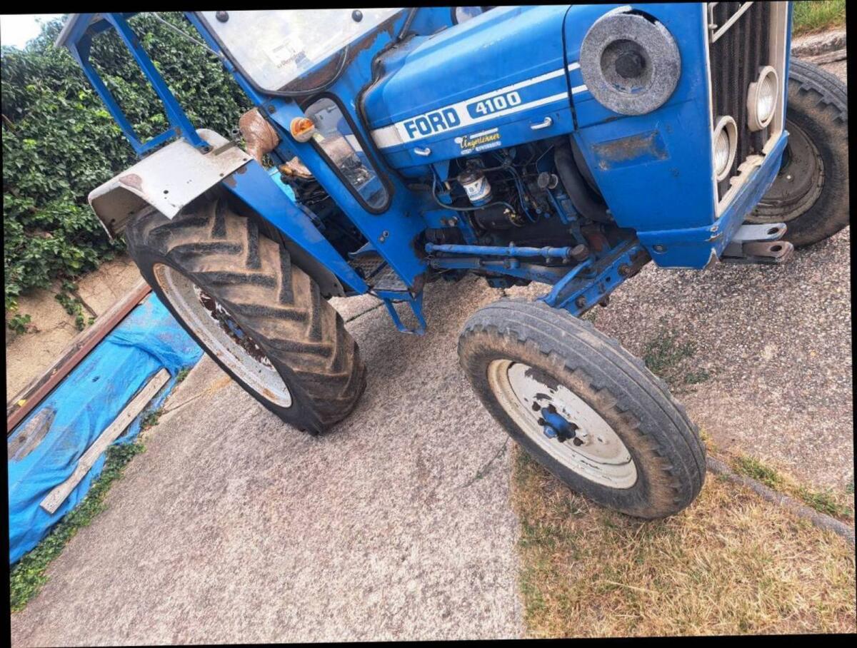 Traktor Ford 4100 2