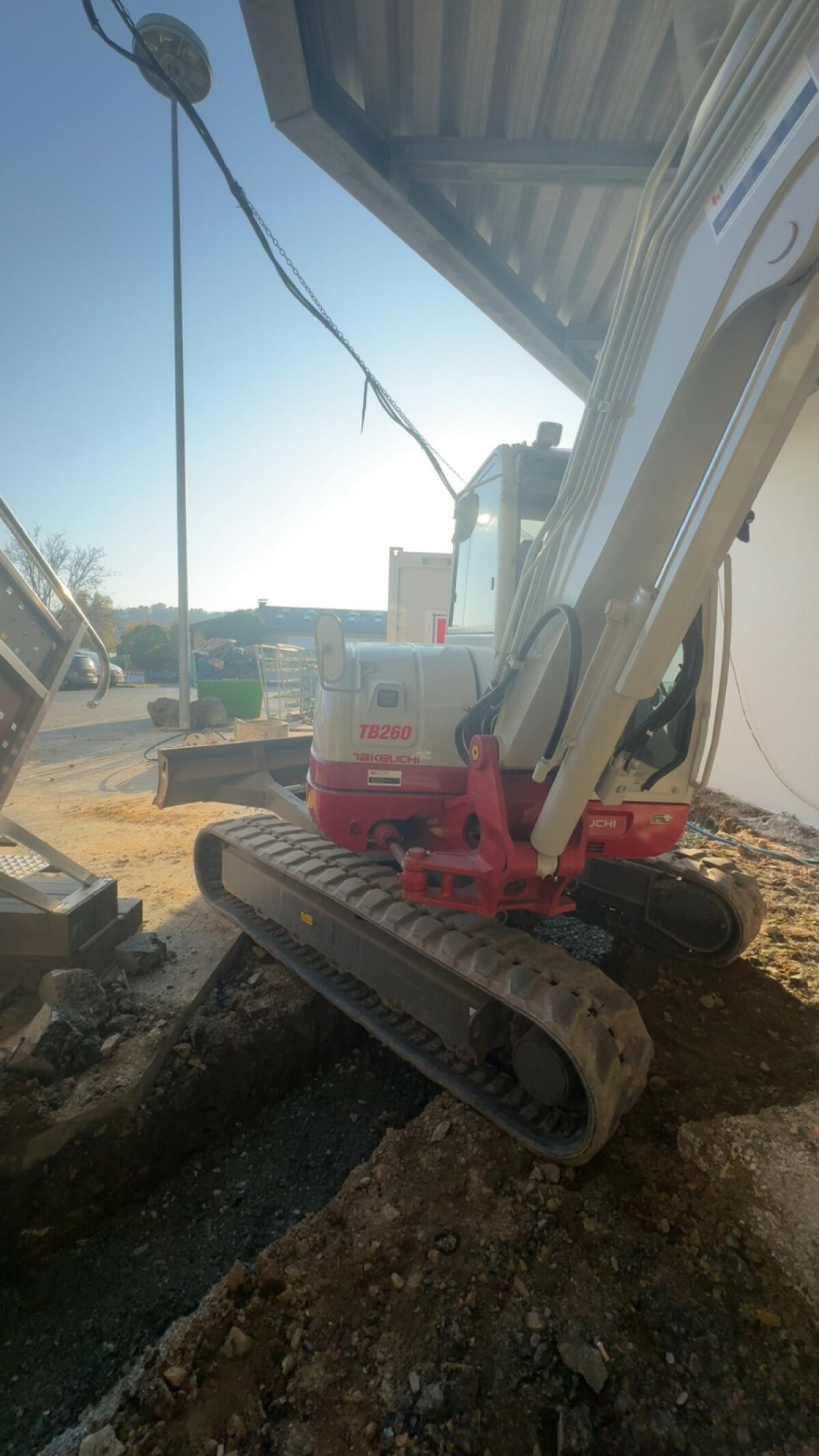 Takeuchi TB 260 2