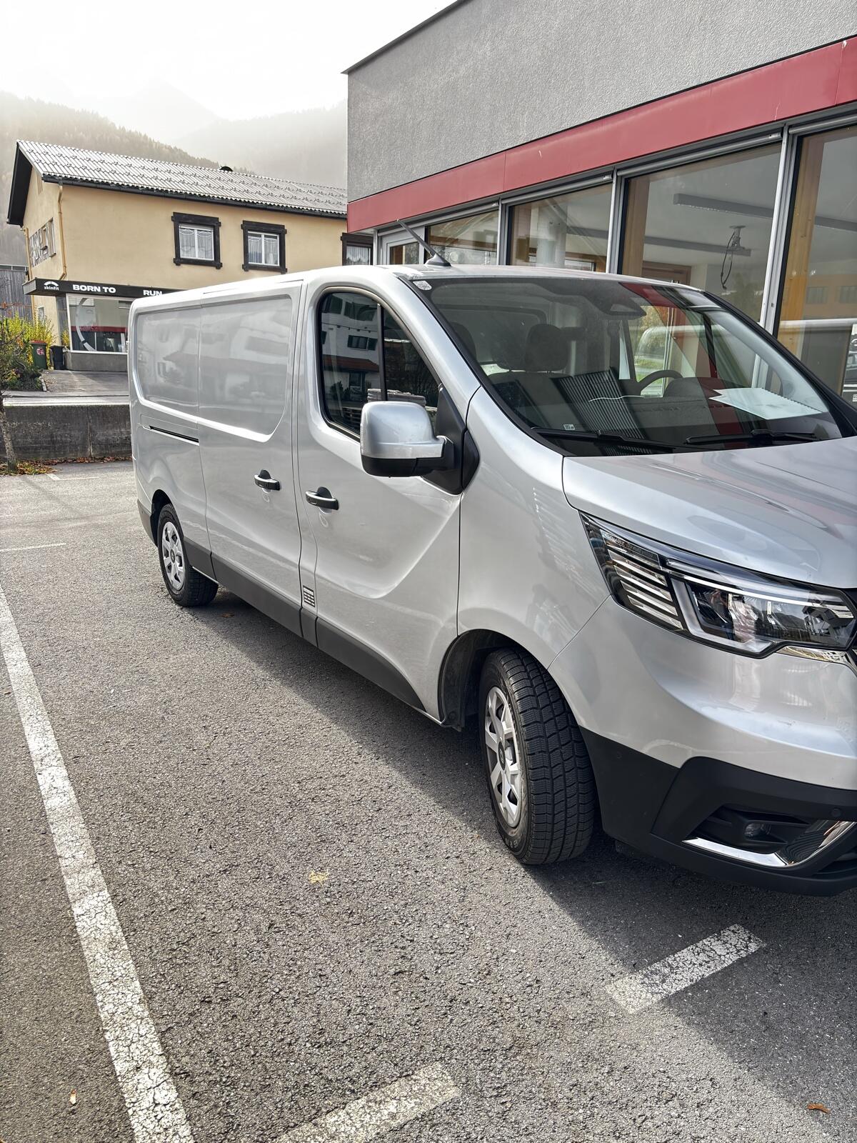 Renault Trafic - viel Platz, ideal für Handwerk & Transport 2