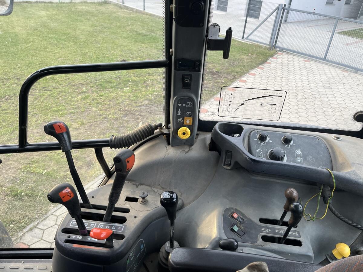 New Holland TS 110 3