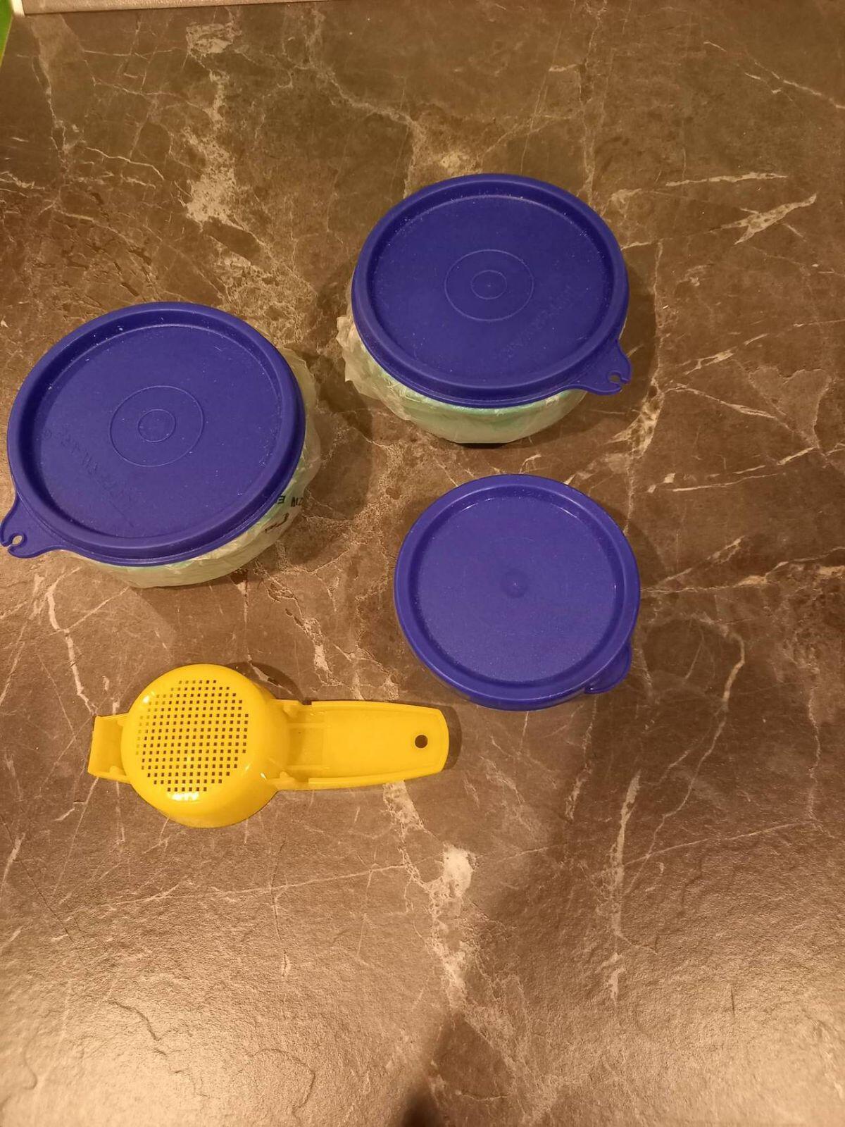 3 kleine Tupperware-Dosen 2