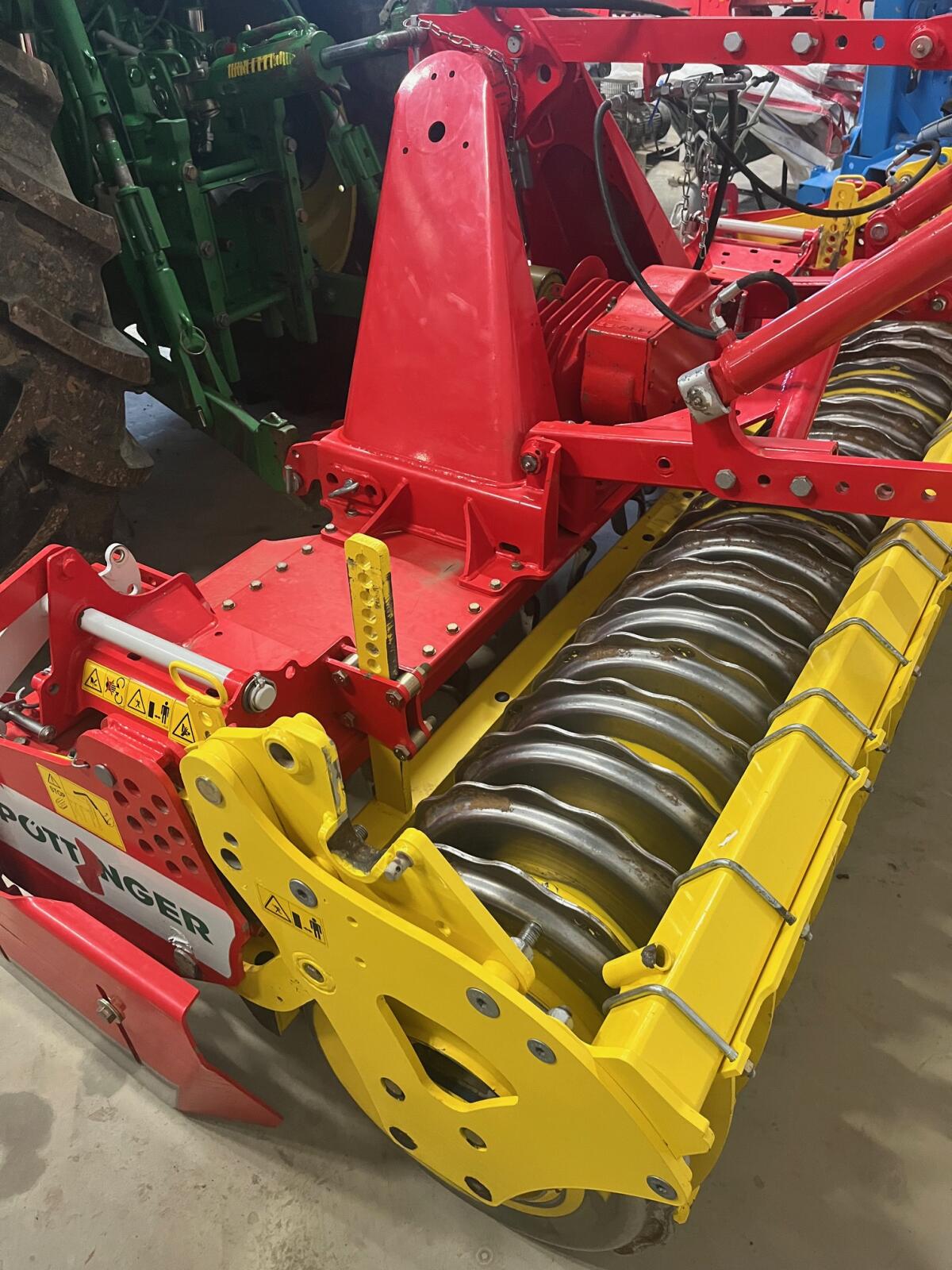 Kreiselegge Pöttinger Lion 3002 2