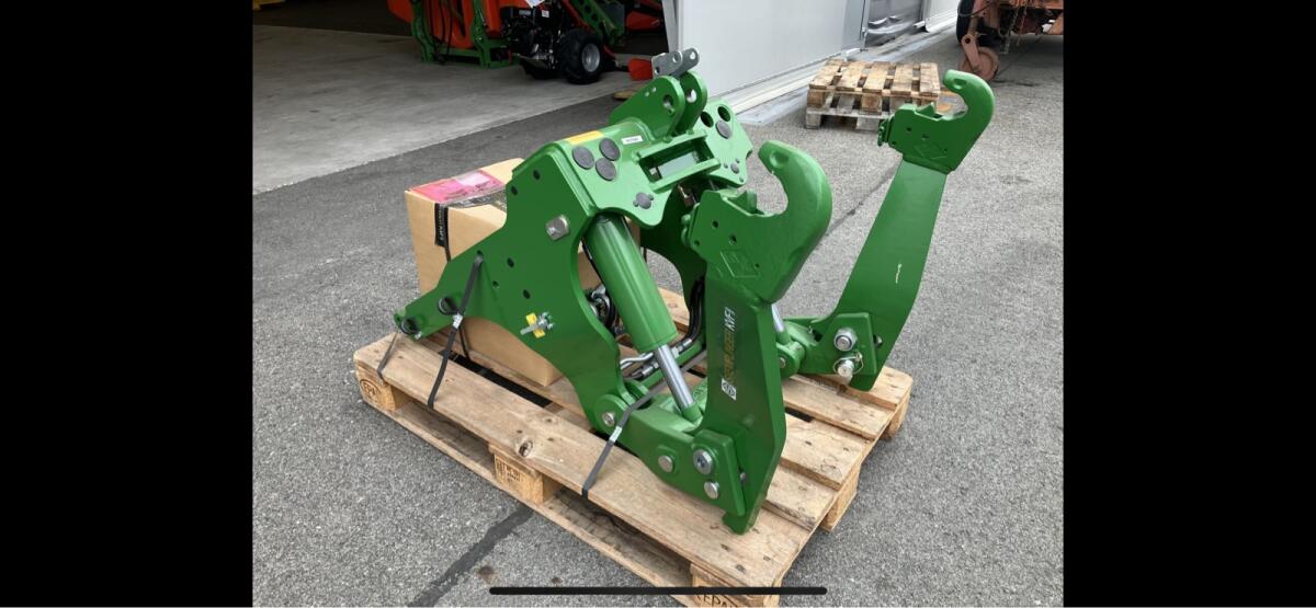 Fronthydraulik Stemplinger passend zu John Deere 6090-6120M 2
