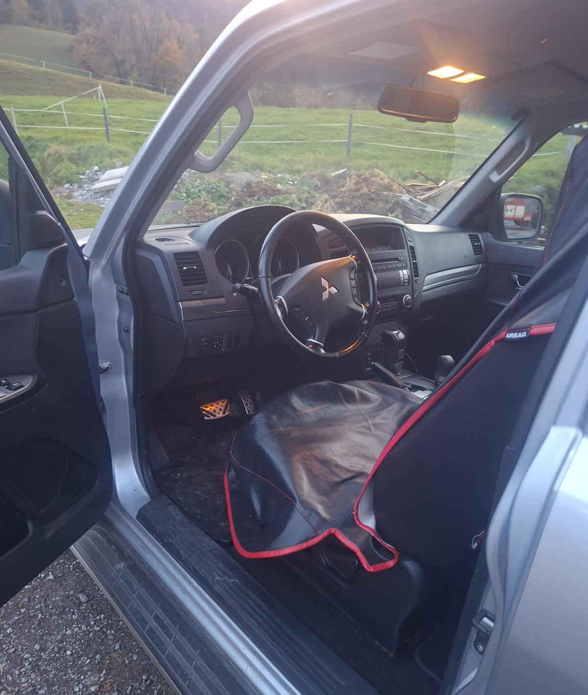 Mitsubishi Pajero V80 2