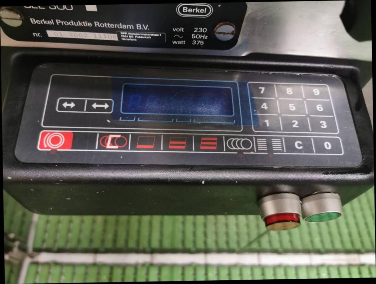 Schneidemaschine (Vollautomat) SEL 300 3