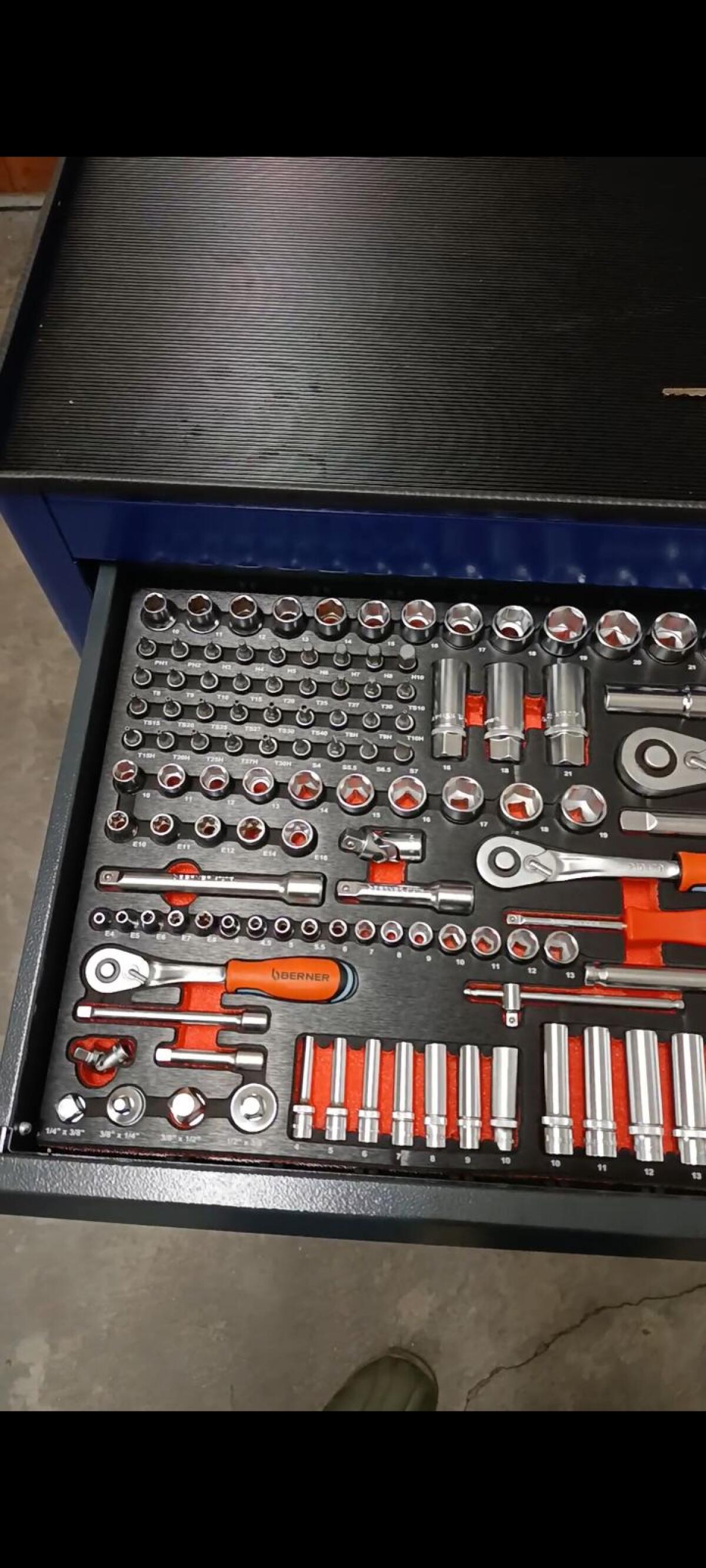 Berner Werkzeugwagen 3