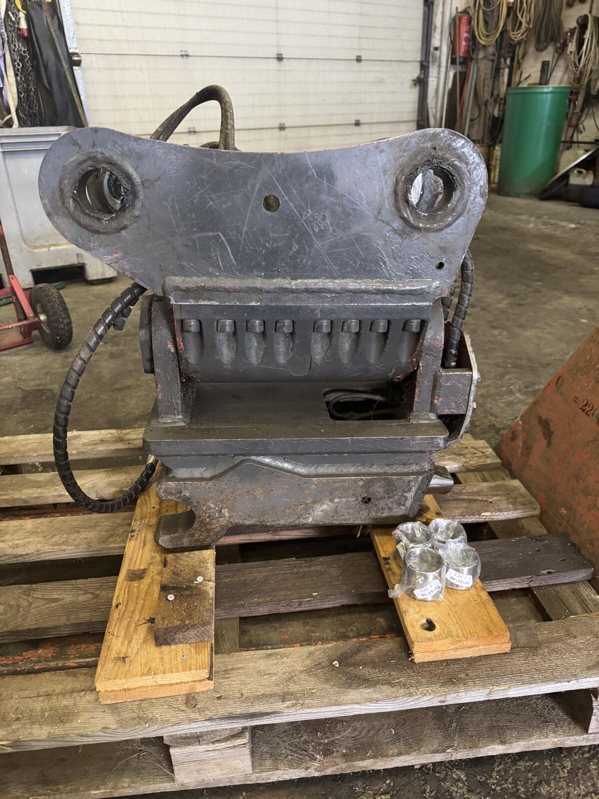 Powertilt 6-10 t mit Schnellwechsler hydr. 1