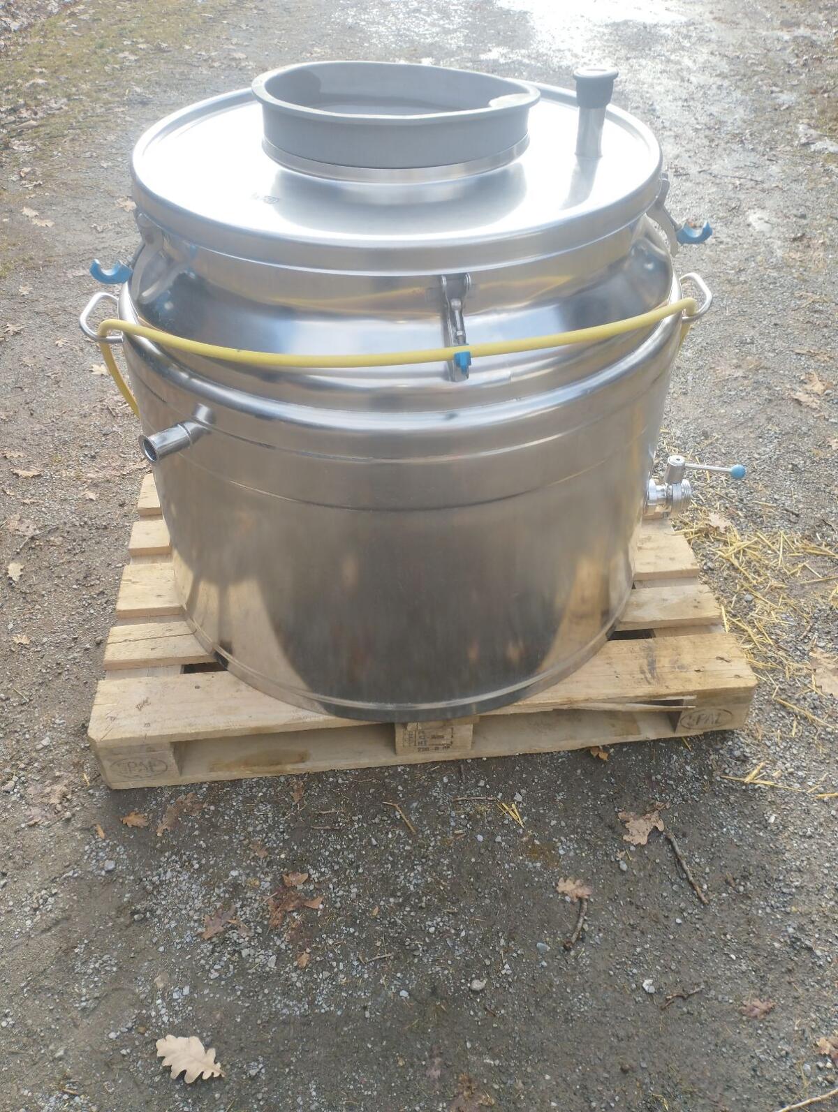 Milchtank 300 l + Sumpf 1