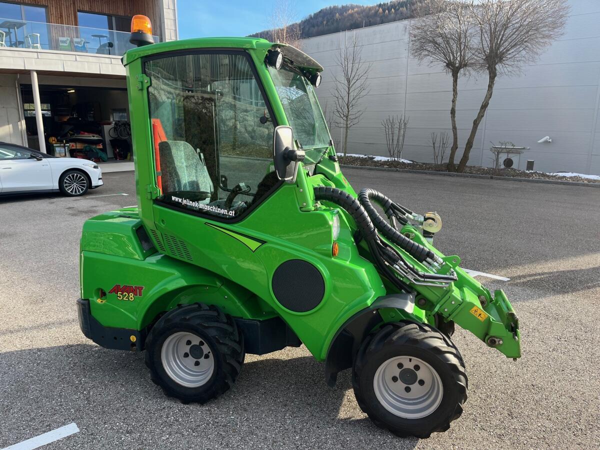 Hoflader AVANT 528 mit Vollkabine 3