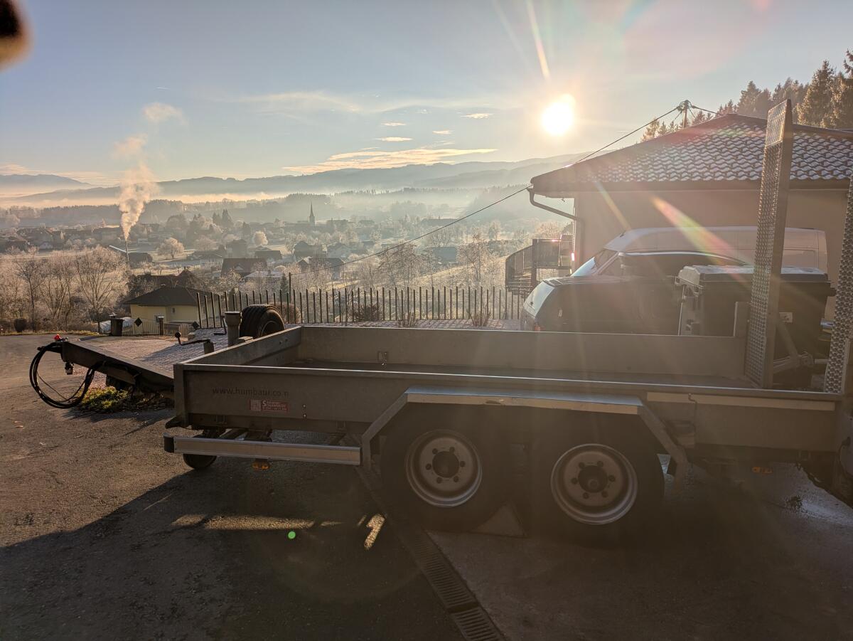 Humbaur Anhänger Tieflader 1