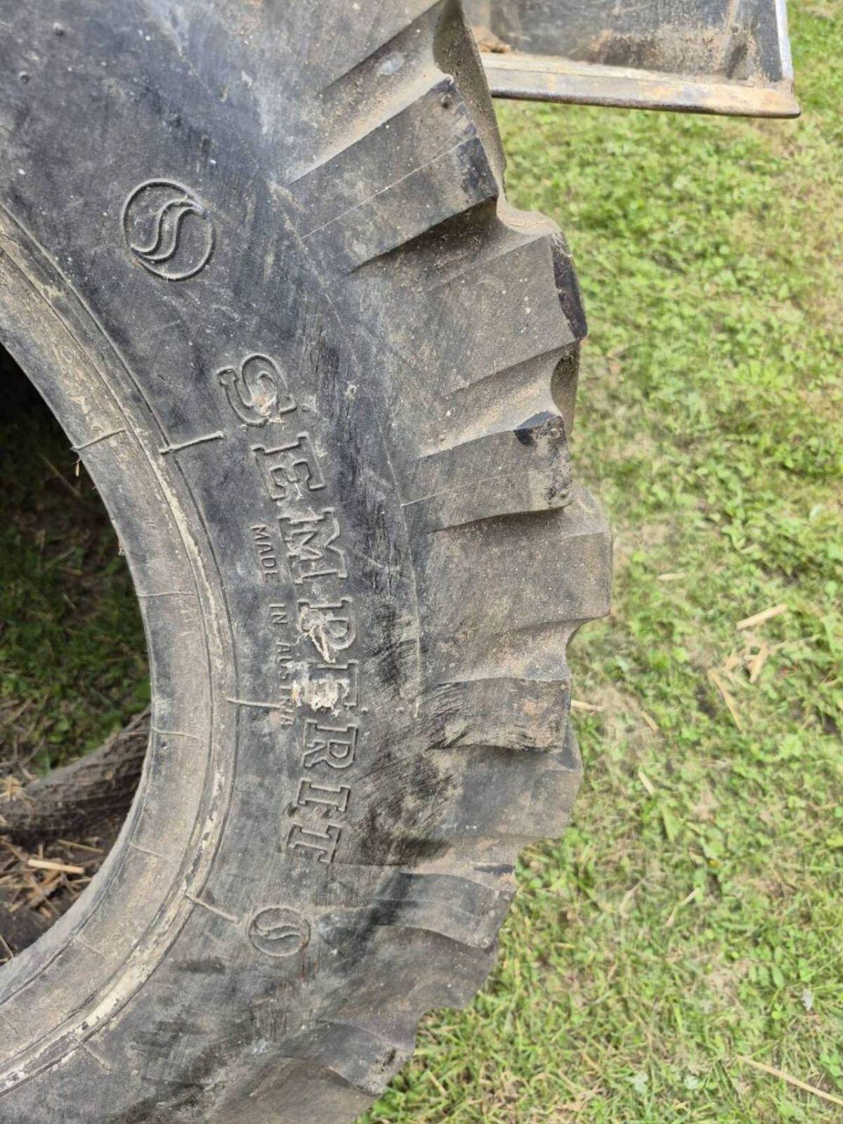 Verkaufe 2 Stk. Reifen 10.5-18 3