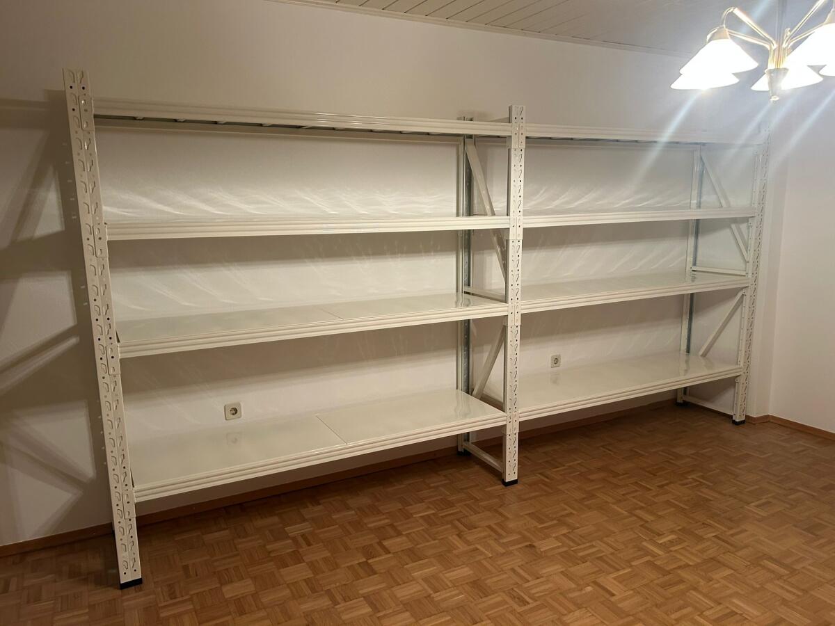 Fachbodenregale 1,5 m und 2 m Schwerlastregal 150 kg pro Ebene 2