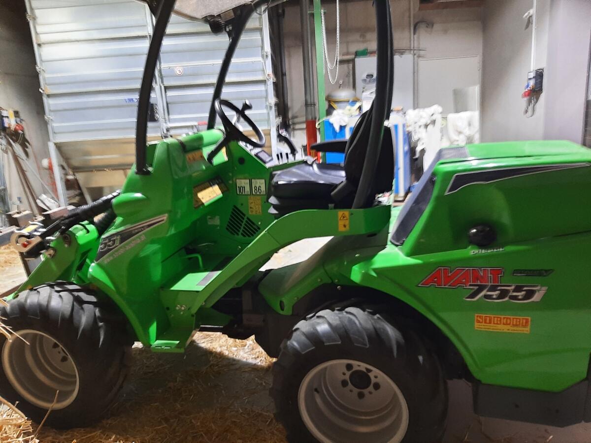 Hoflader Avant 755i 3