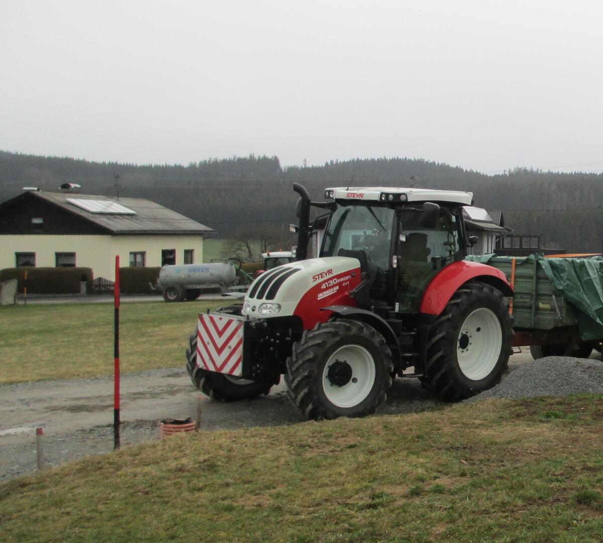 Steyr Profi CVT 4130 Ecotech, Drehsitzkabine, Frontlader 1