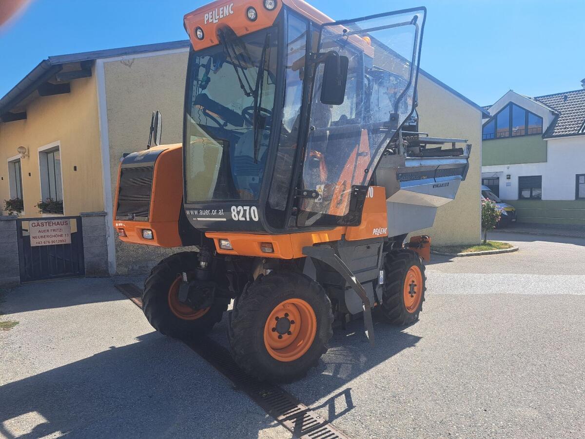 Lesemaschine, Traubenvollernter, Pellenc 8270 1