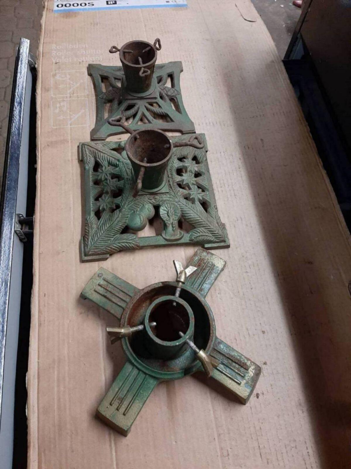 3 Weihnachtsbaumständer Guss 1