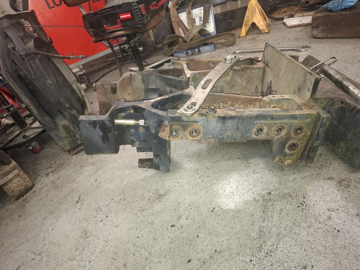 Vorderachsbock 9000 Steyr 1