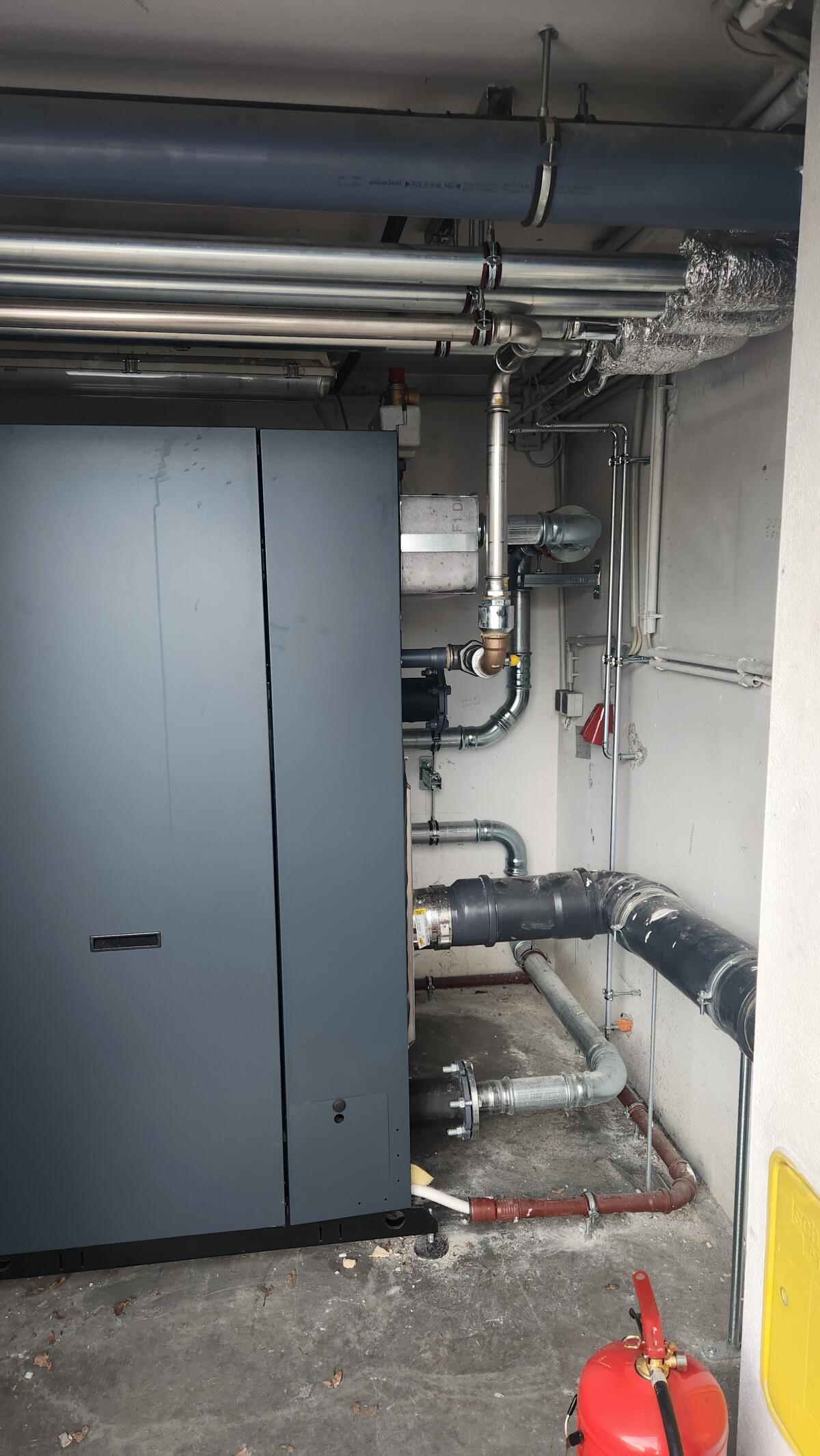 Bösch Industrieheizung neuwertig gegen Gebot 1