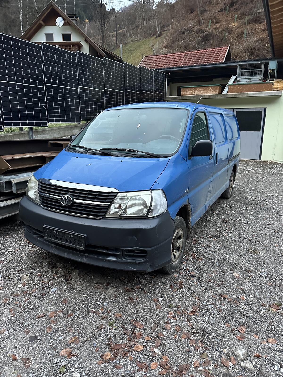 Toyota Hiace Allrad Lang 1