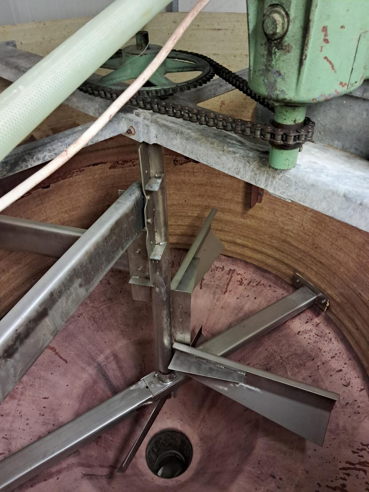 Rührtank für Rotwein 2